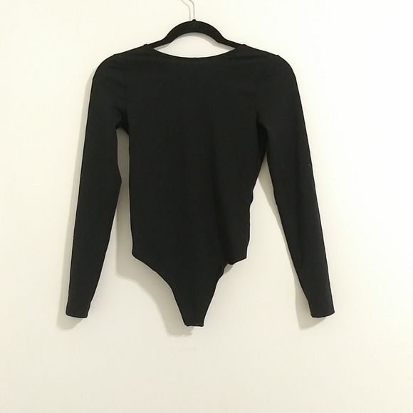 Abercrombie & Fitch Seamless Open Back Top Bodysuit - Picture 3 of 8